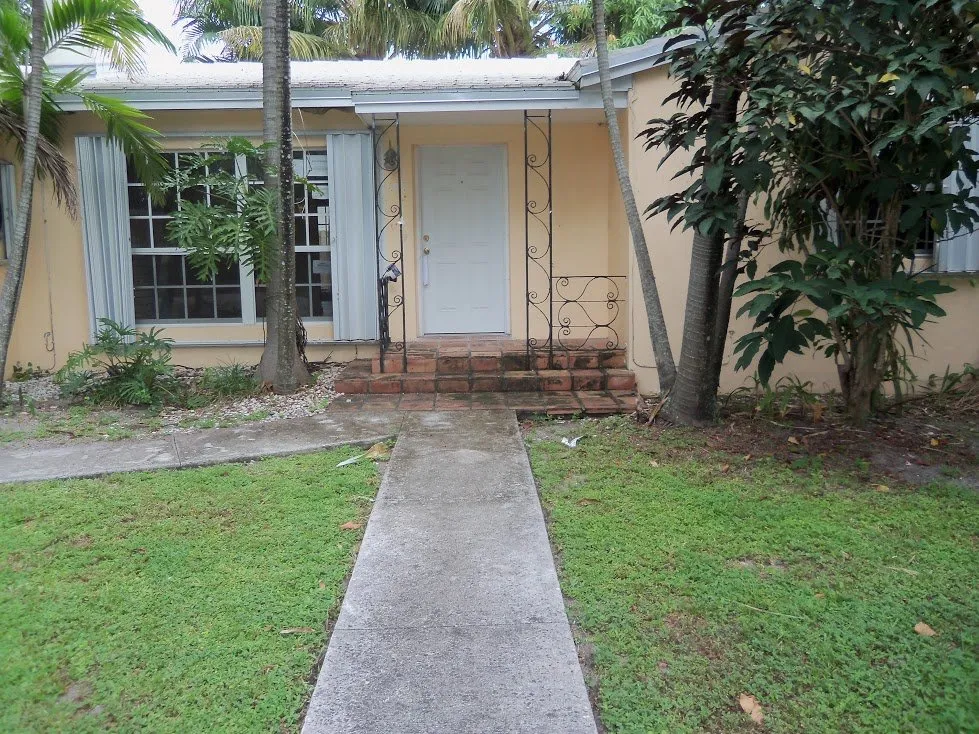 Local lawn care service experts serving Poinciana, FL - Selenium Empire