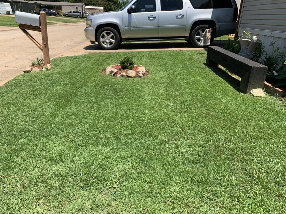 Professional lawn care service in Haughton, LA - Self Made Lawncare