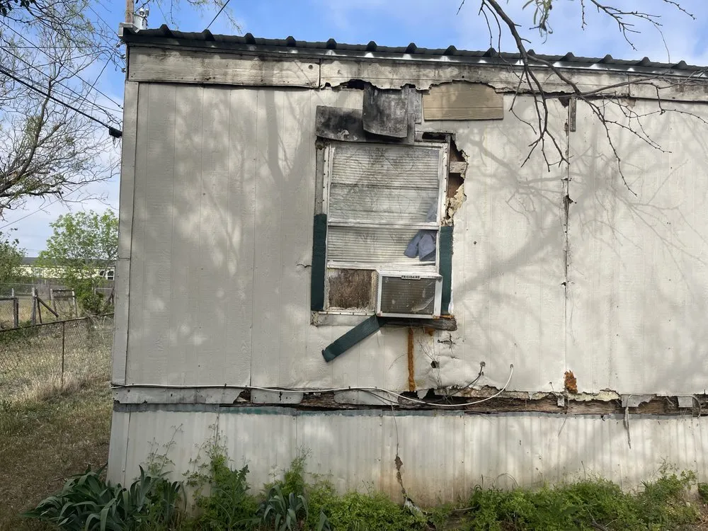 Custom yard maintenance for homes across Anson, TX - Self Motivated