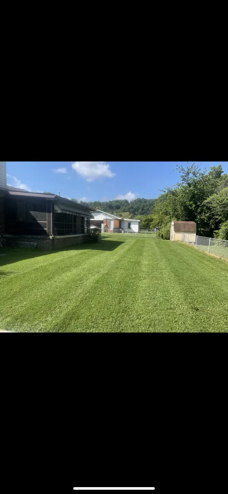 Expert yard maintenance near you in Clinton, TN by Sellers Landscaping and Lawncare