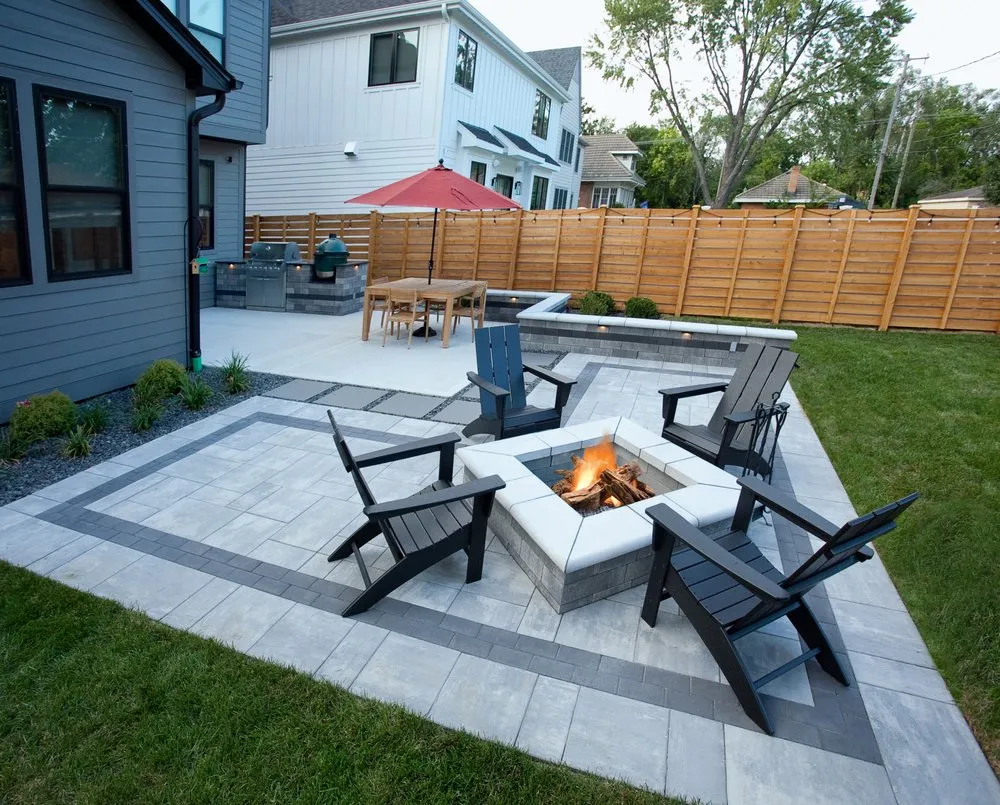 Top-rated yard cleanup service in Addison, IL by Selvin's Landscaping