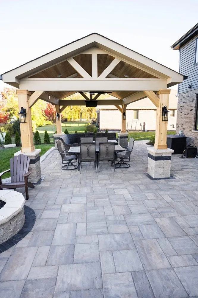 Trusted residential landscaping in Addison, IL by Selvin's Landscaping