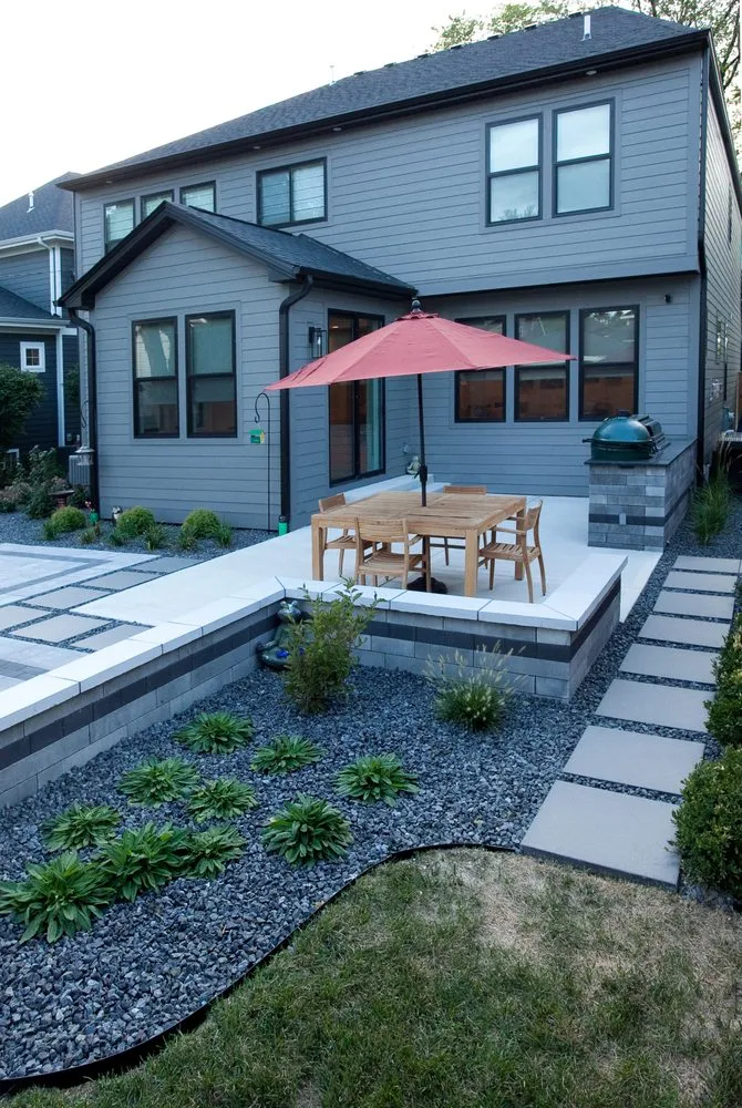 Expert lawn mowing service in Addison, IL - Selvin's Landscaping