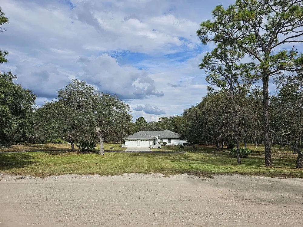 Affordable yard maintenance experts serving Lecanto, FL - Semper Cuts Lawn Care Yard Recovery