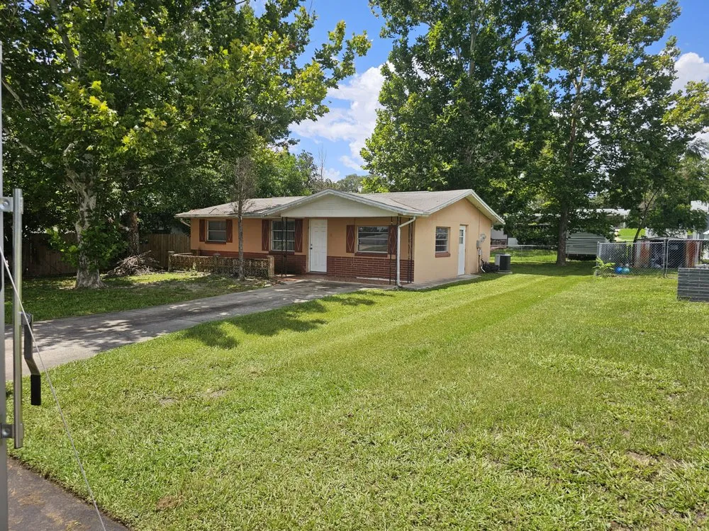 Reliable yard cleanup service experts serving Lecanto, FL - Semper Cuts Lawn Care Yard Recovery