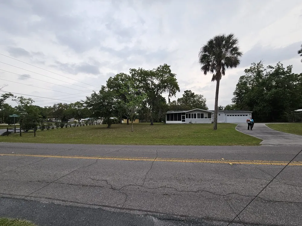 Affordable yard cleanup service near you across Lecanto, FL - Semper Cuts Lawn Care Yard Recovery