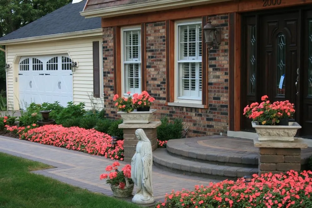 Local landscaping services experts serving Yorkville, IL - Semper Fi Land Service