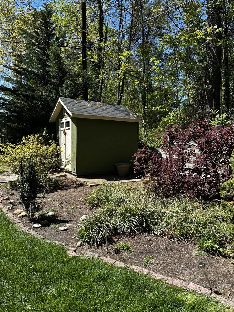 Trusted lawn mowing service experts serving Tuckahoe, VA - Sena’s Landscaping