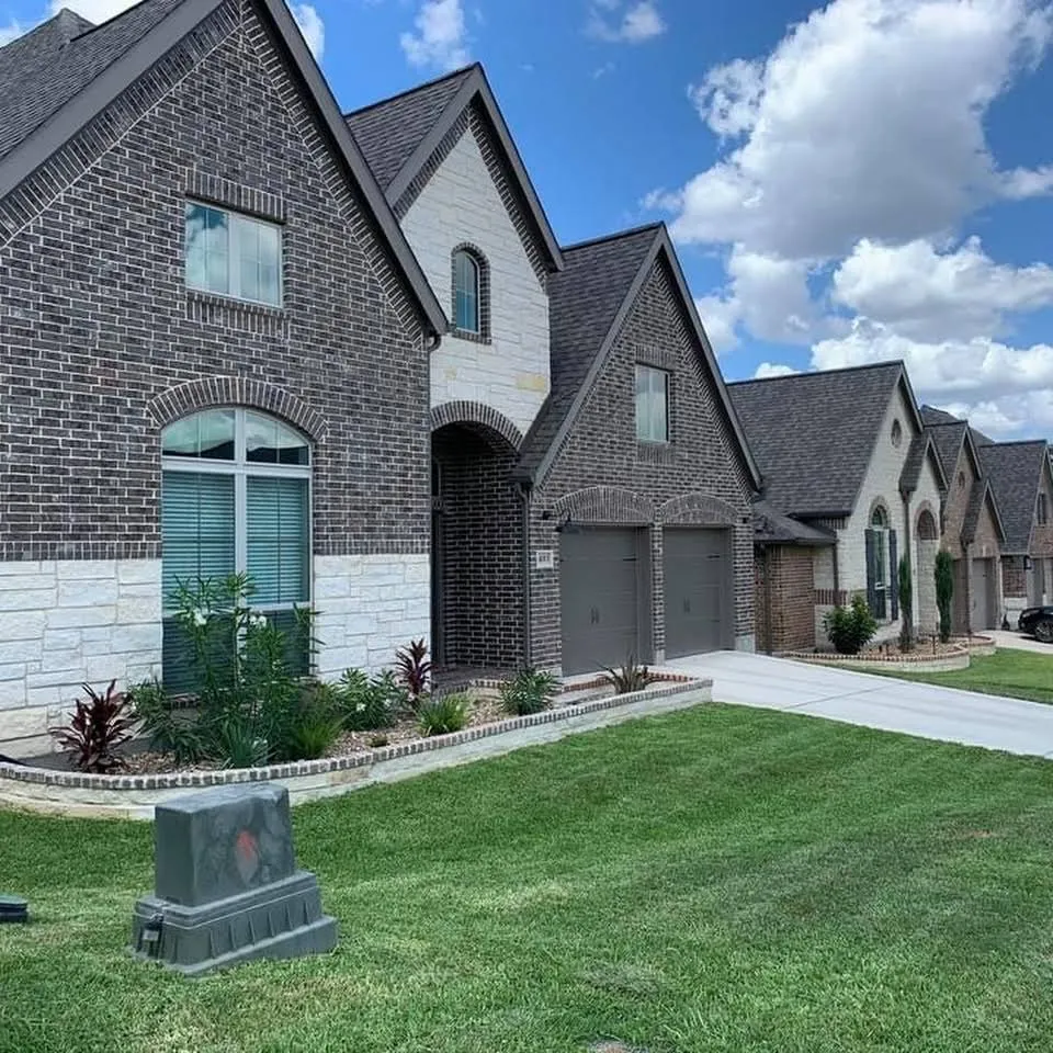 Affordable yard maintenance near you in San Antonio, TX by Sendero Lawn Maintenance