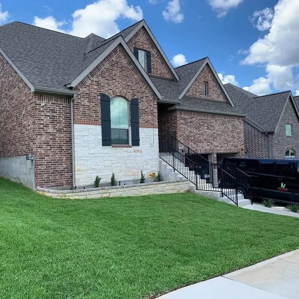 Expert outdoor landscaping for beautiful yards in San Antonio, TX by Sendero Lawn Maintenance