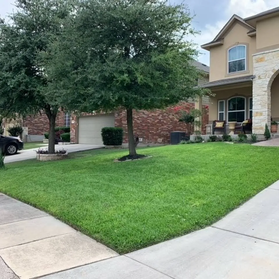 Expert outdoor landscaping experts serving San Antonio, TX - Sendero Lawn Maintenance