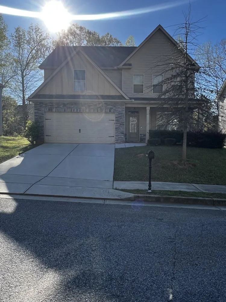 Professional lawn mowing service for year-round maintenance in Senoia, GA by Senoia Lawn Service