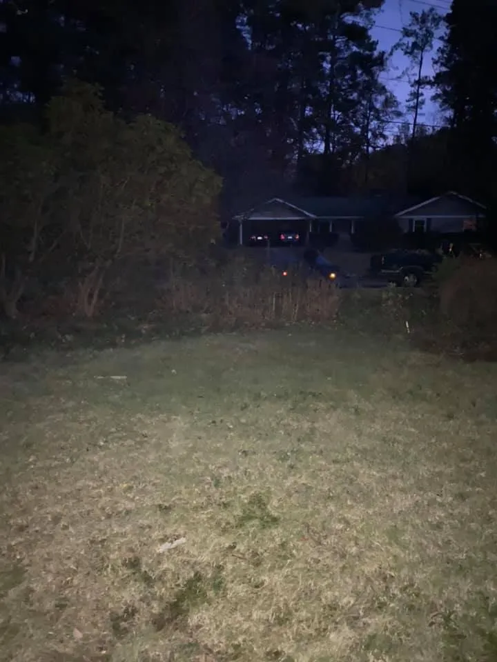 Local yard cleanup service experts serving Cedartown, GA - Senor Clean