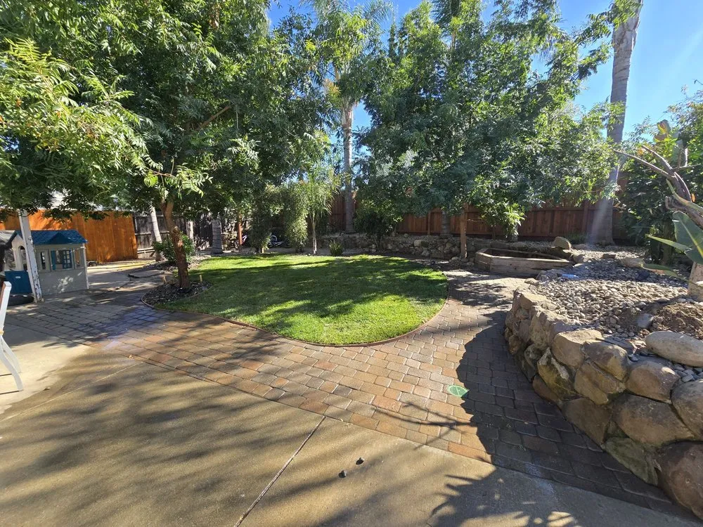 Local yard maintenance for residential properties in Elk Grove, CA by Sen's landscaping
