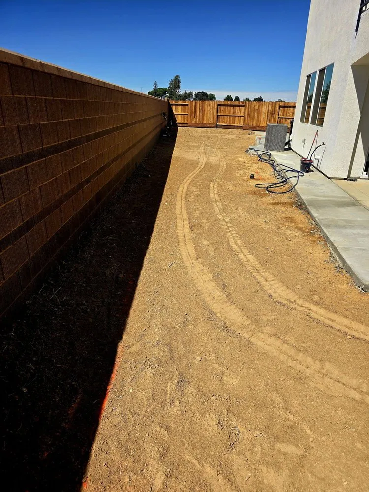 Custom lawn mowing service for residential properties in Elk Grove, CA by Sen's landscaping