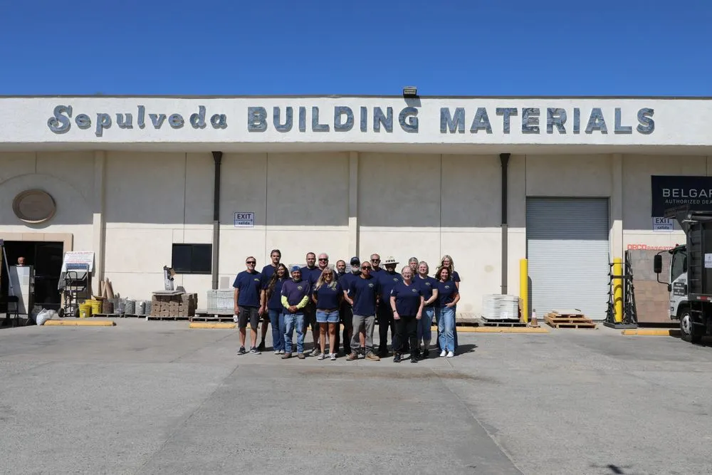 Custom lawn mowing service with custom design in Laguna Niguel, CA by Sepulveda Building Materials