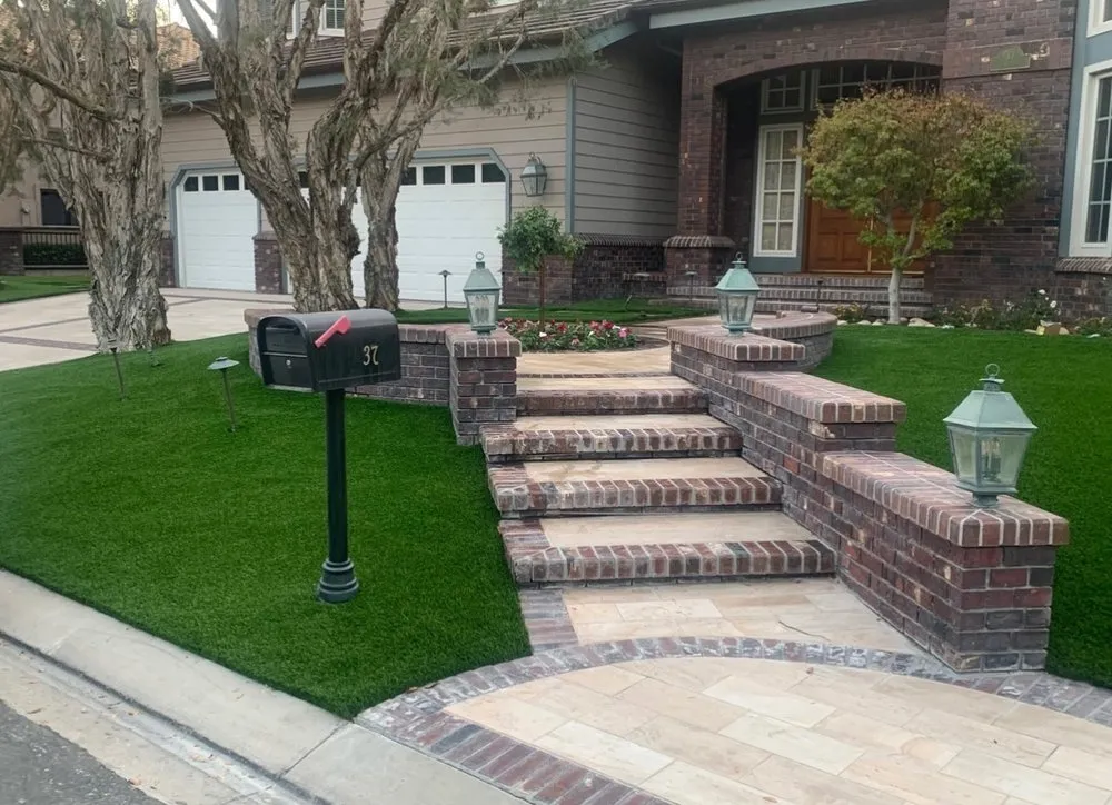 Local yard cleanup service for homes in Coto de Caza, CA by Sequoia Synthetic Grass