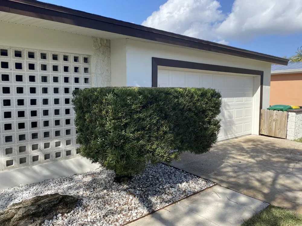 Custom outdoor landscaping in Melbourne, FL by Serene Scenes Landscaping