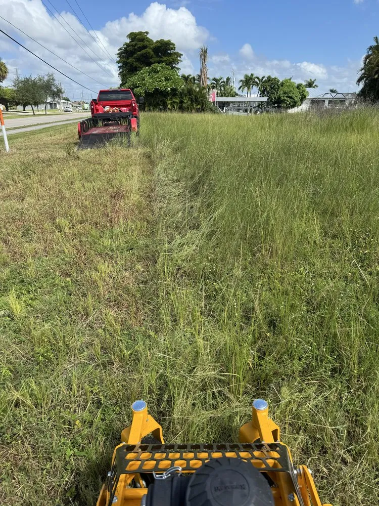 Trusted lawn care service experts serving Lehigh Acres, FL - Serenity Lawn And Landscaping