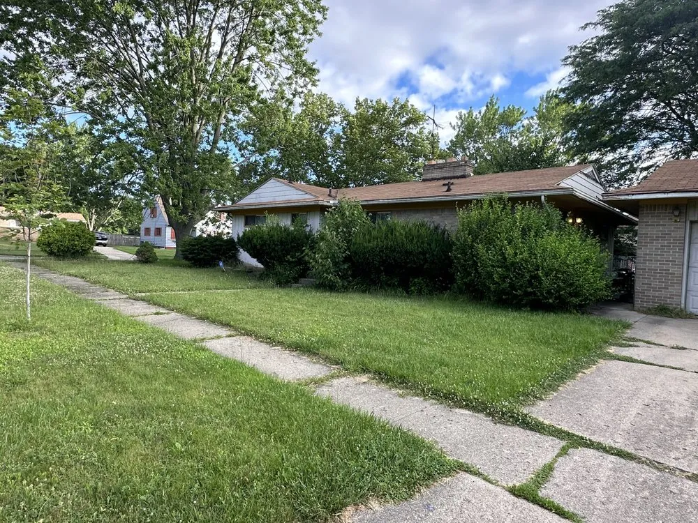 Trusted yard maintenance in Flint, MI by Serenity Property Management