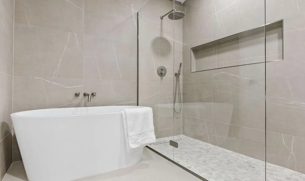 Custom lawn mowing service near you across Scottsdale, AZ - Serenity1 Home Builders