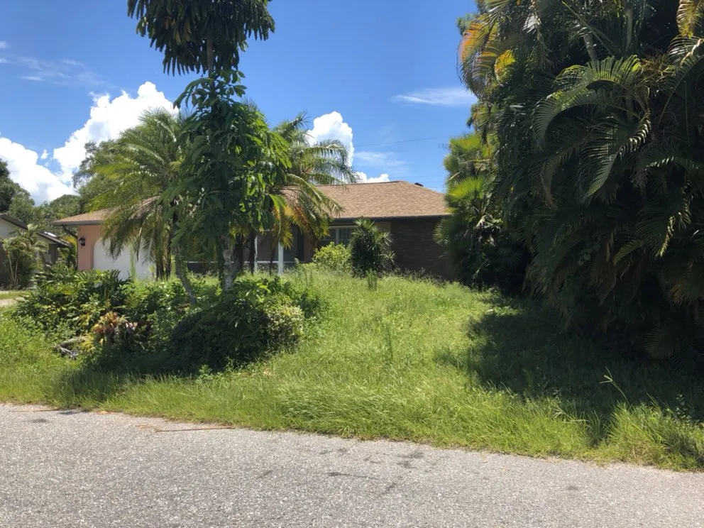 Affordable landscape installation near you in Venice, FL by Sergi Home Improvement