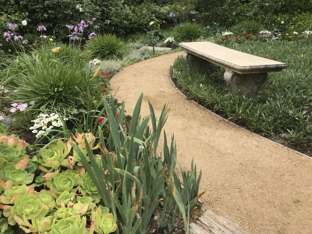 Custom lawn mowing service experts serving Los Angeles, CA - Sergio Contreras Landscape