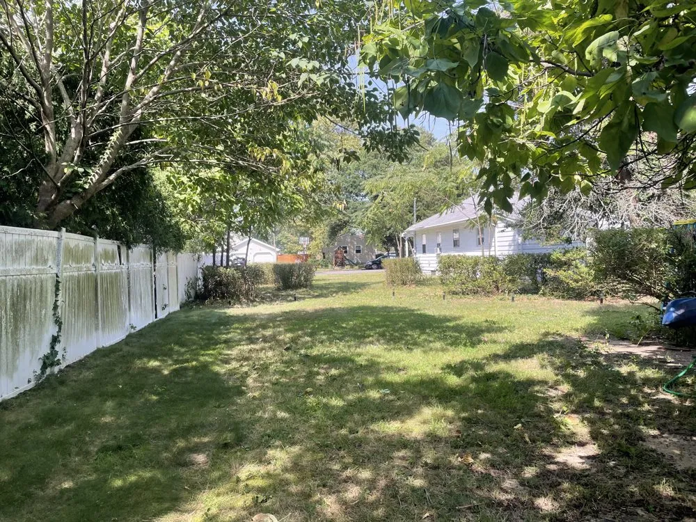 Affordable lawn care service experts serving Toms River, NJ - Sergio Díaz Landscaping