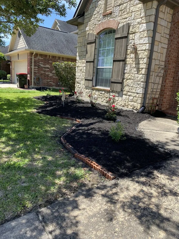 Local landscape installation in Houston, TX - Sergio Díaz Lawn Service