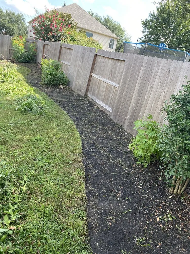 Professional landscape design experts serving Houston, TX - Sergio Díaz Lawn Service