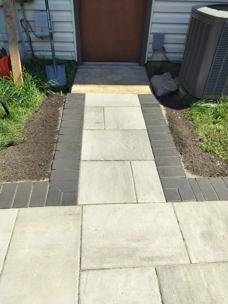 Custom lawn mowing service experts serving West Chicago, IL - Sergio Handyman