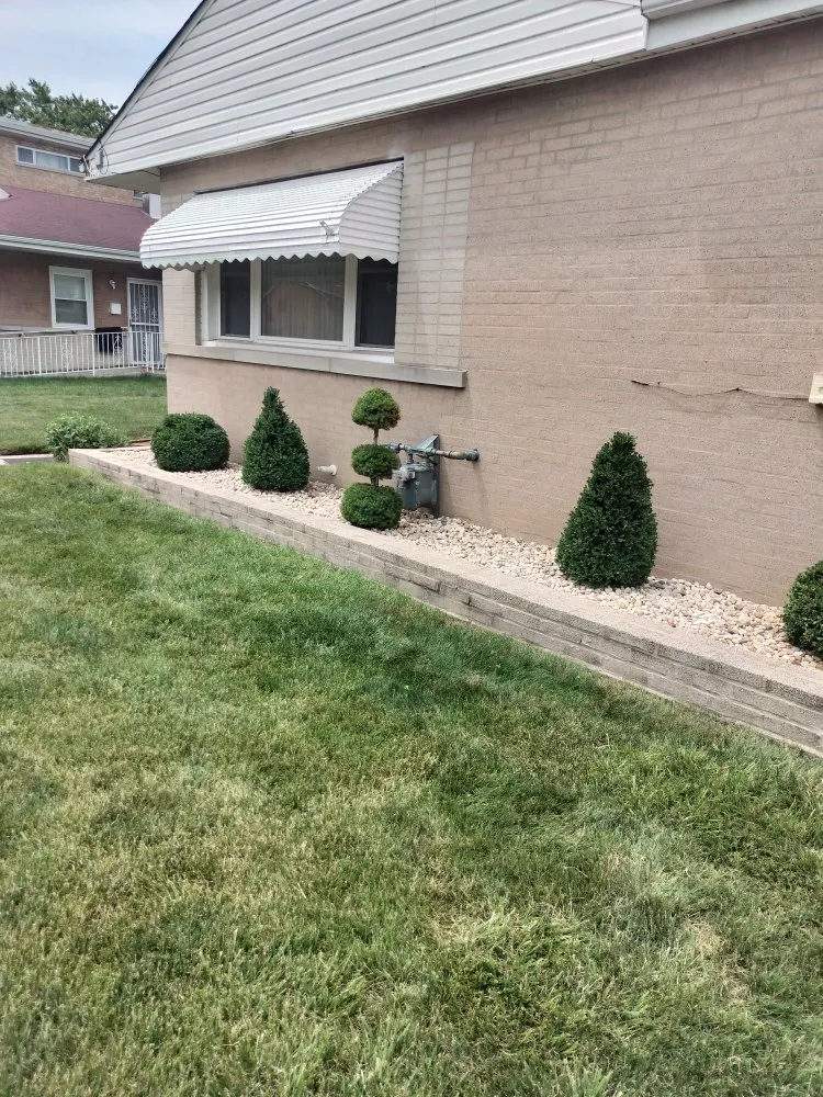 Local landscape design in West Chicago, IL by Sergio Handyman