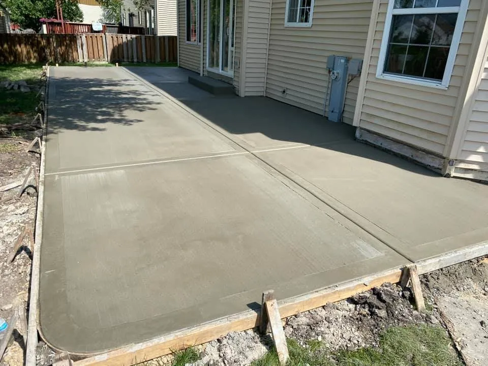 Affordable yard maintenance for beautiful yards in Plano, IL by Sergio’s Landscaping & Concrete Service