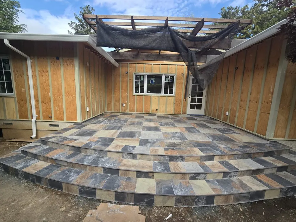 Expert yard maintenance with custom design across East Palo Alto, CA - Sergio's Landscaping