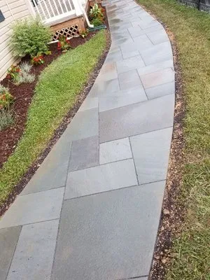 Serrano Lawn & Landscaping Logo