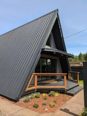 Servando's Landscaping Services Logo