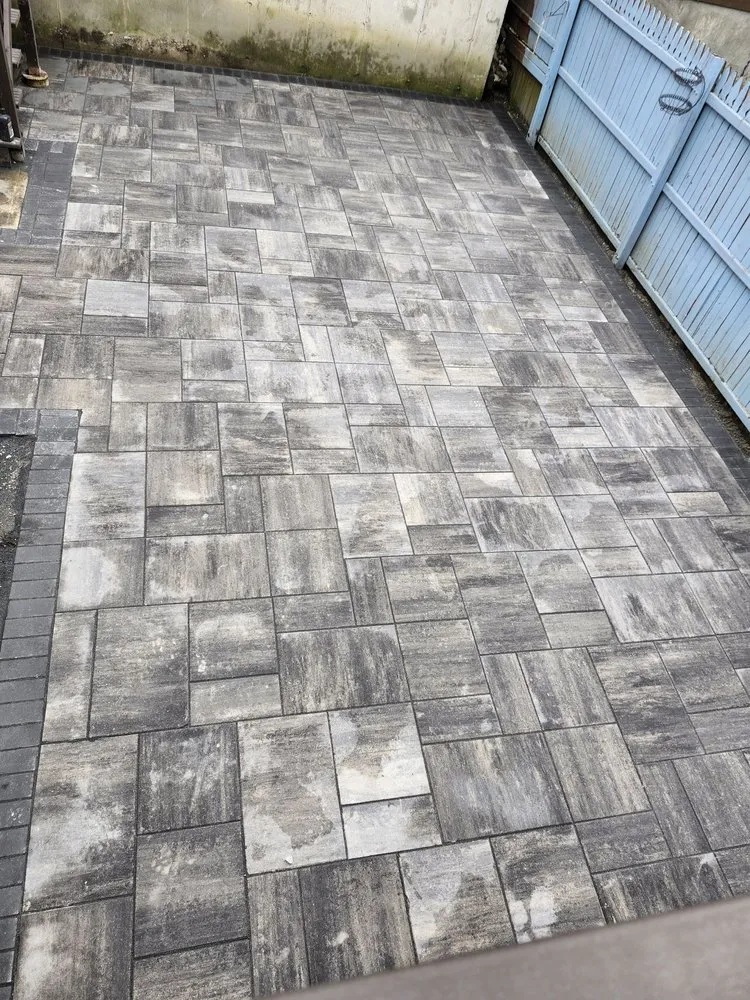 Professional residential landscaping in Shorewood, IL by Servando's landscaping