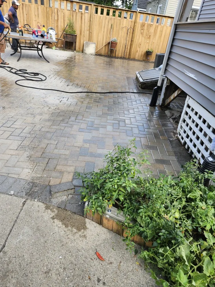 Affordable garden landscaping for outdoor upgrades across Shorewood, IL - Servando's landscaping