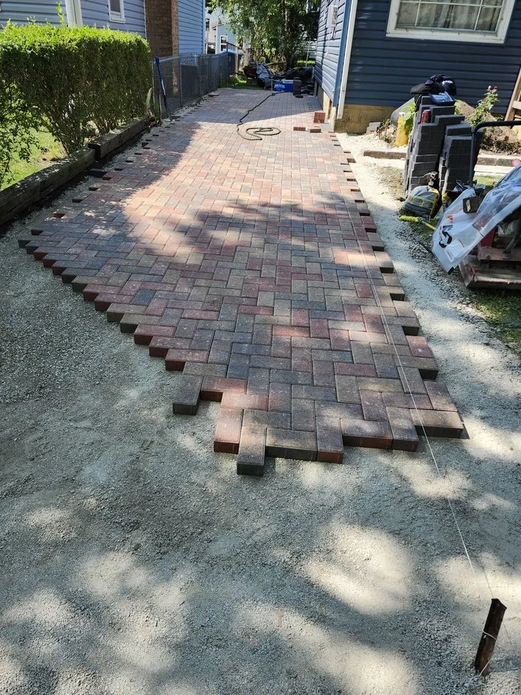 Affordable landscape installation experts serving Shorewood, IL - Servando's landscaping