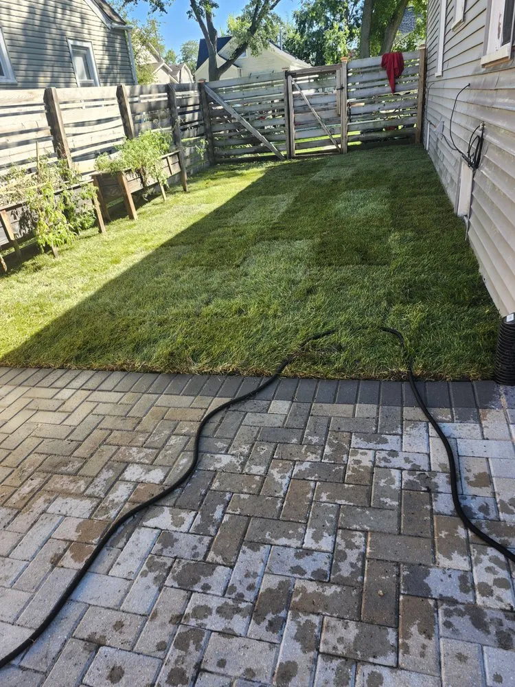 Trusted outdoor landscaping for residential properties across Shorewood, IL - Servando's landscaping