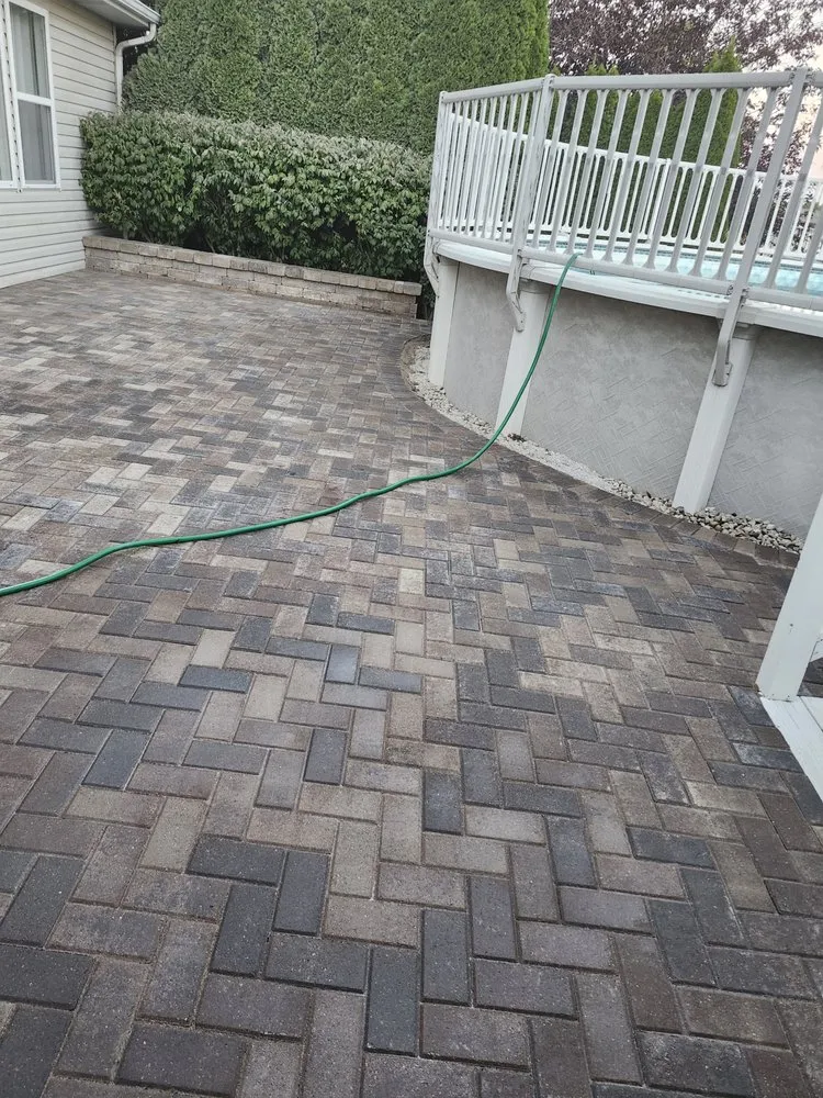 Reliable landscape design experts serving Shorewood, IL - Servando's landscaping