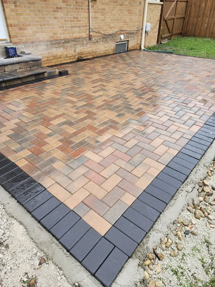 Expert landscaping services experts serving Shorewood, IL - Servando's landscaping