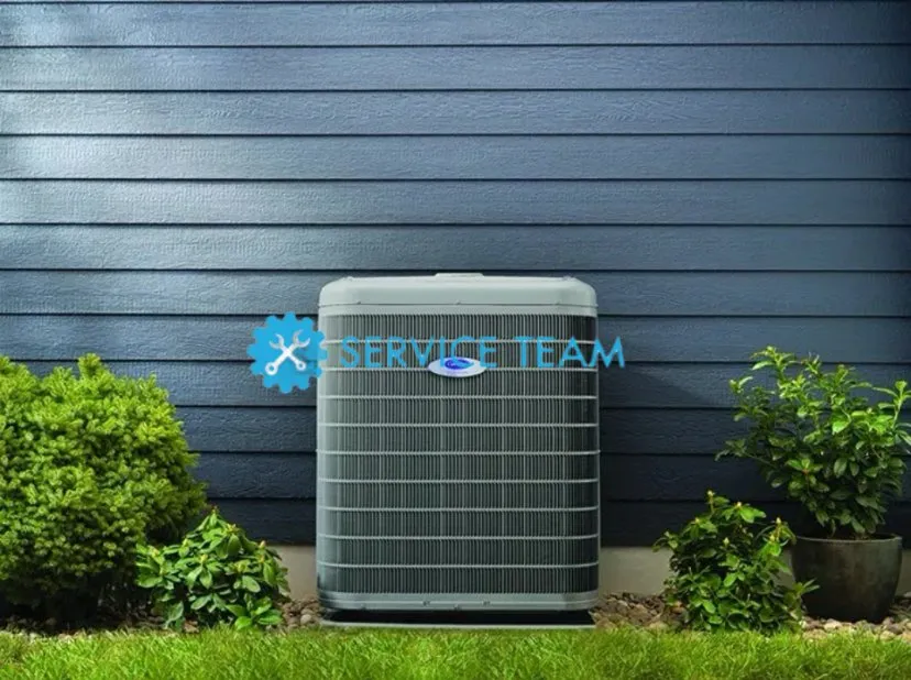 Trusted lawn mowing service with custom design across Akron, OH - Service Team