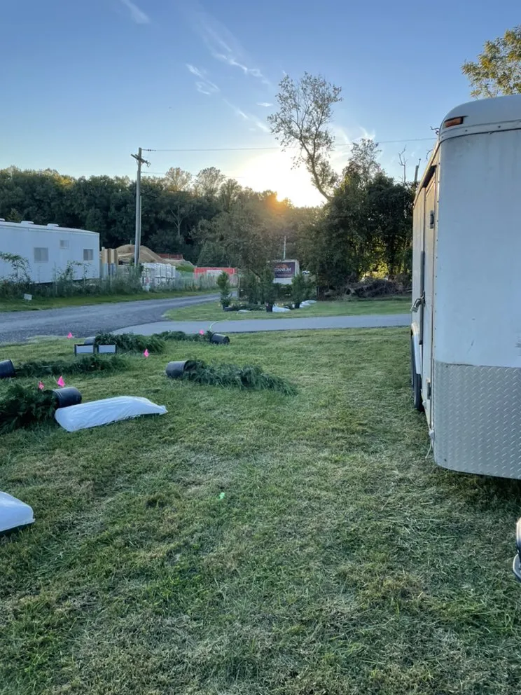 Expert lawn care service in Lanham, MD by Servi­n Landscaping