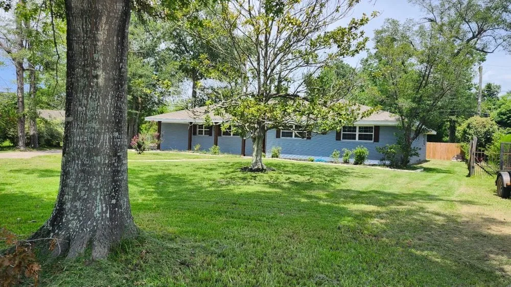 Trusted residential landscaping near you in Nederland, TX by SET Lawncare Services