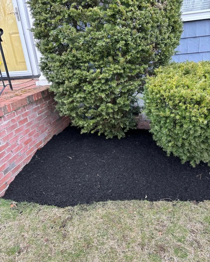 Custom yard cleanup service experts serving Woburn, MA - Sette Bello Landscaping