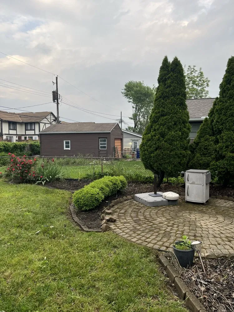 Top-rated landscaping services experts serving Reynoldsburg, OH - Seven J Home And Lawn