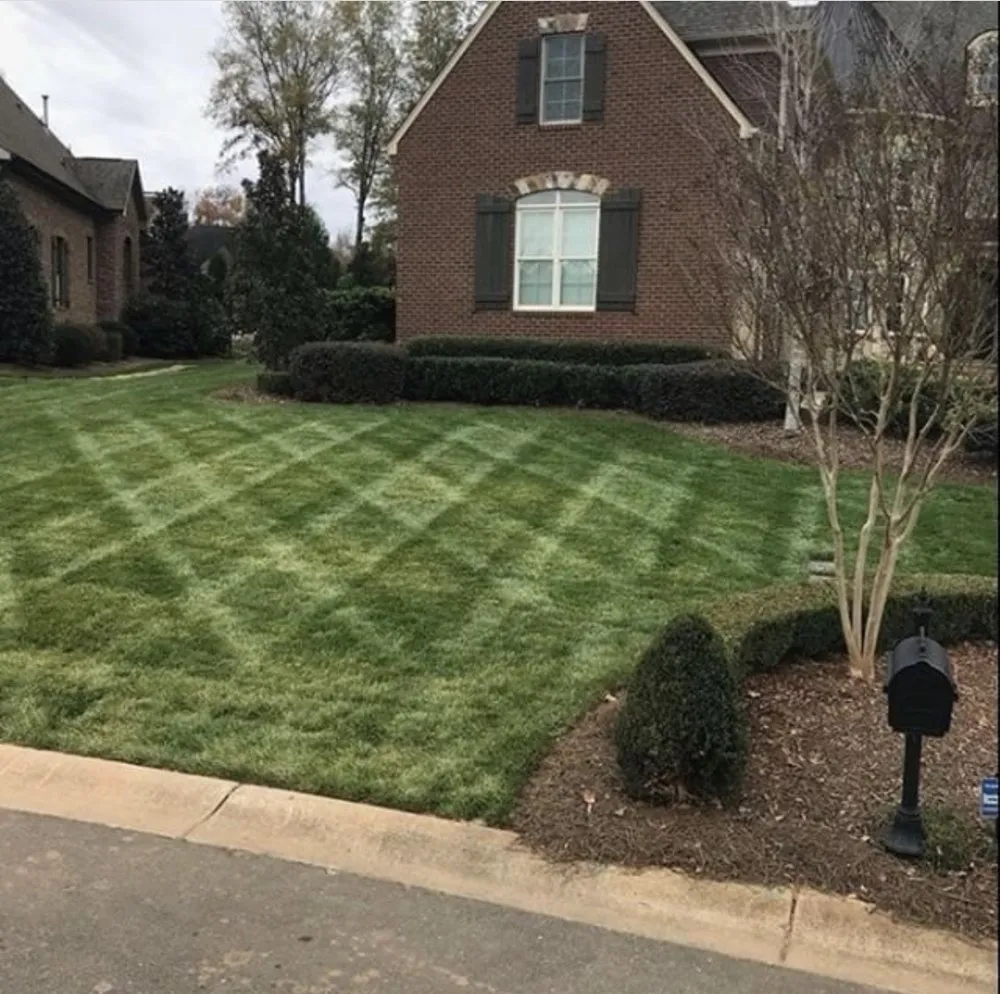 Local lawn mowing service in Gettysburg, PA by Seven Lawn Care