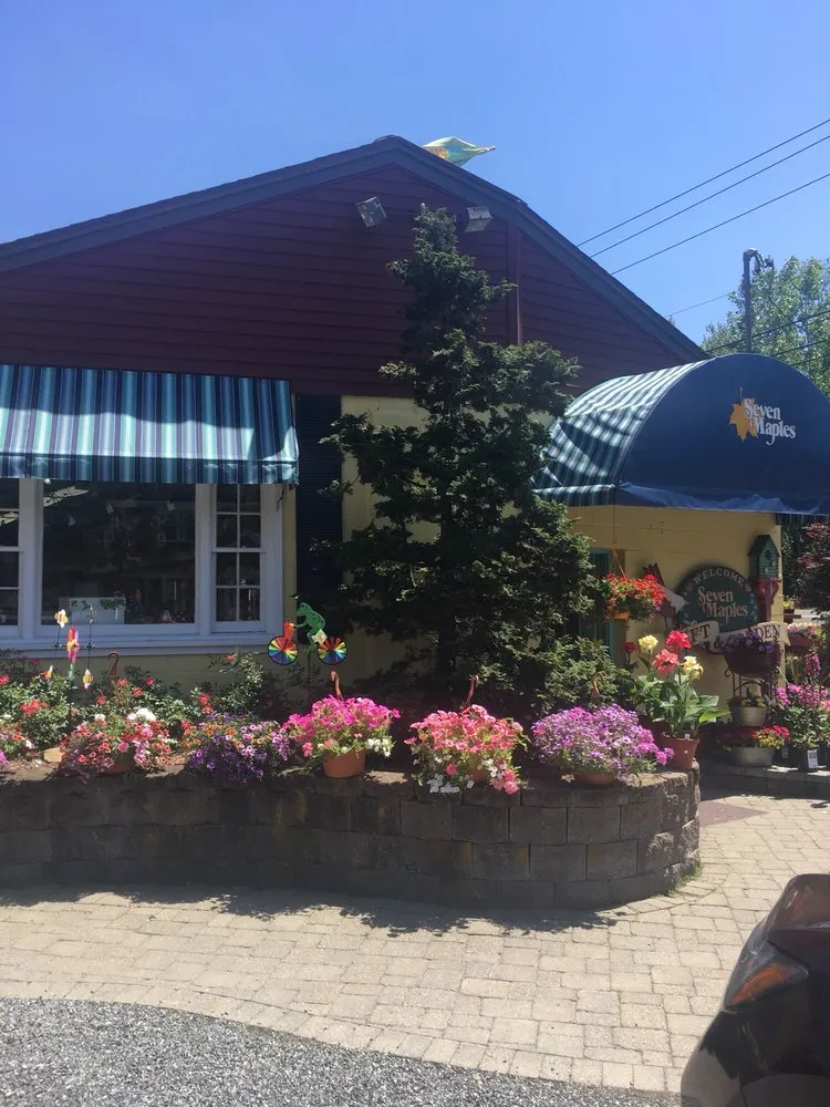 Local landscape design experts serving Monroe, CT - Seven Maples Gift And Garden