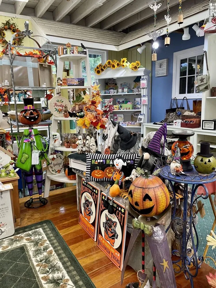 Top-rated residential landscaping for year-round maintenance across Monroe, CT - Seven Maples Gift And Garden